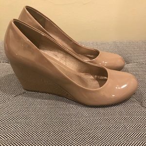 Nude Chinese Laundry wedges